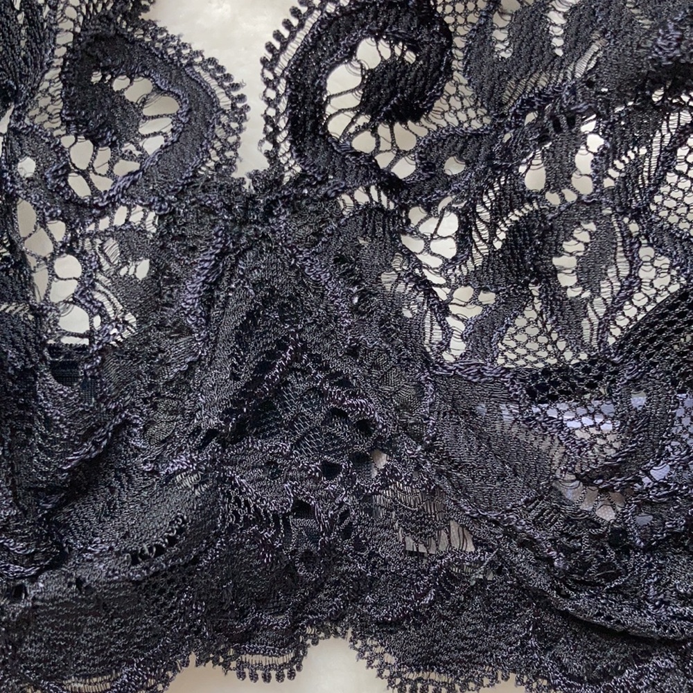 HANRO Luxury Moments All Lace Soft Cup Bra - Picture 7 of 16